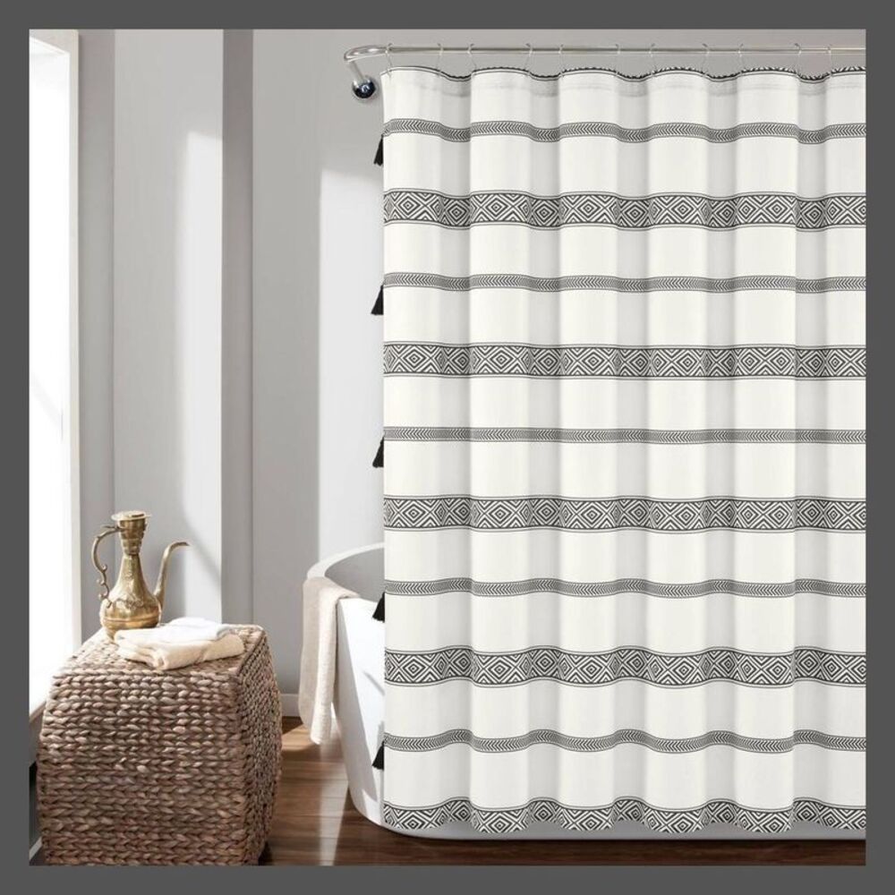 Lush Decor -  Boho Stripe Tassel Cotton Blend Shower  Black